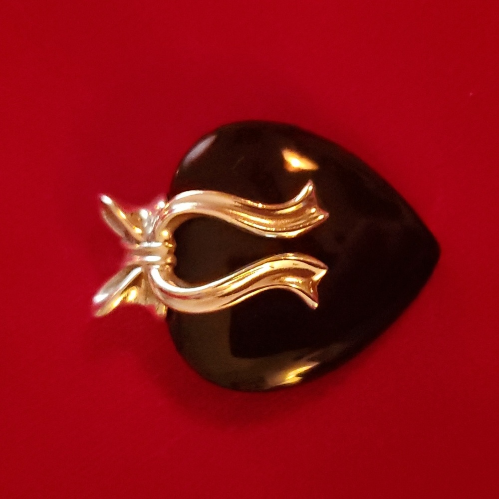 Vintage - Black Onyx Heart Pendant w/ Silver Bow